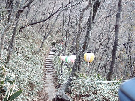 계단을 따라서 한발 한발 ... 